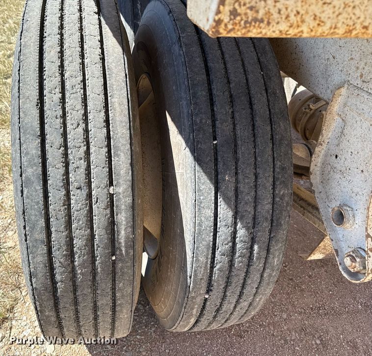 image for item EJ3073 2017 CTS BDT-40 bottom dump trailer