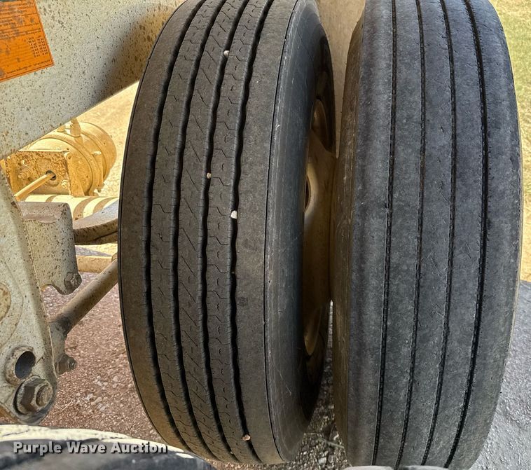 image for item EJ3073 2017 CTS BDT-40 bottom dump trailer