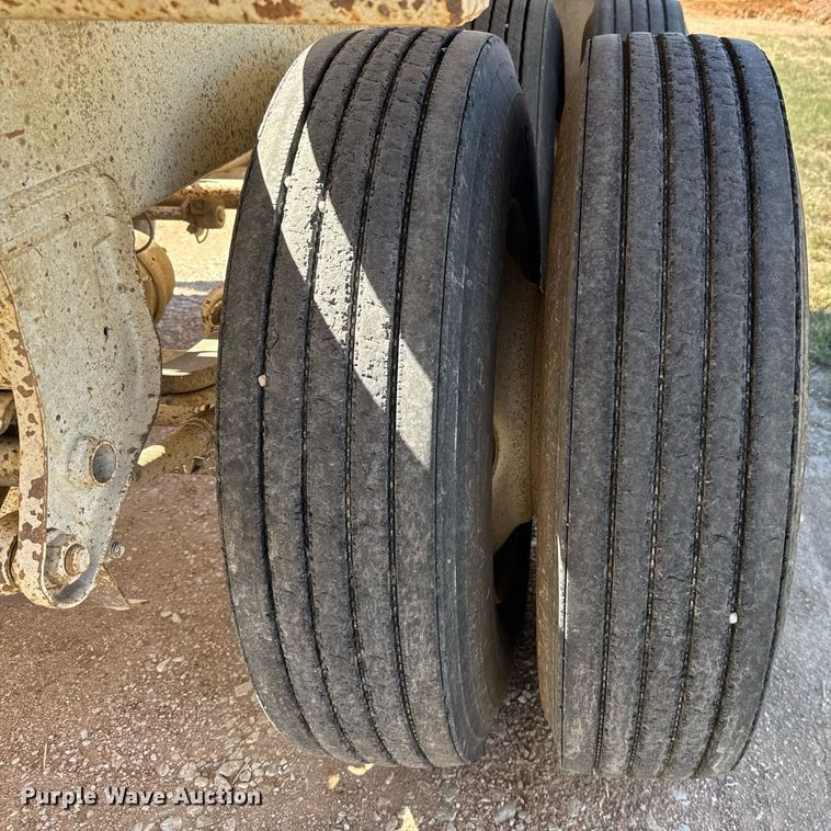 image for item EJ3073 2017 CTS BDT-40 bottom dump trailer