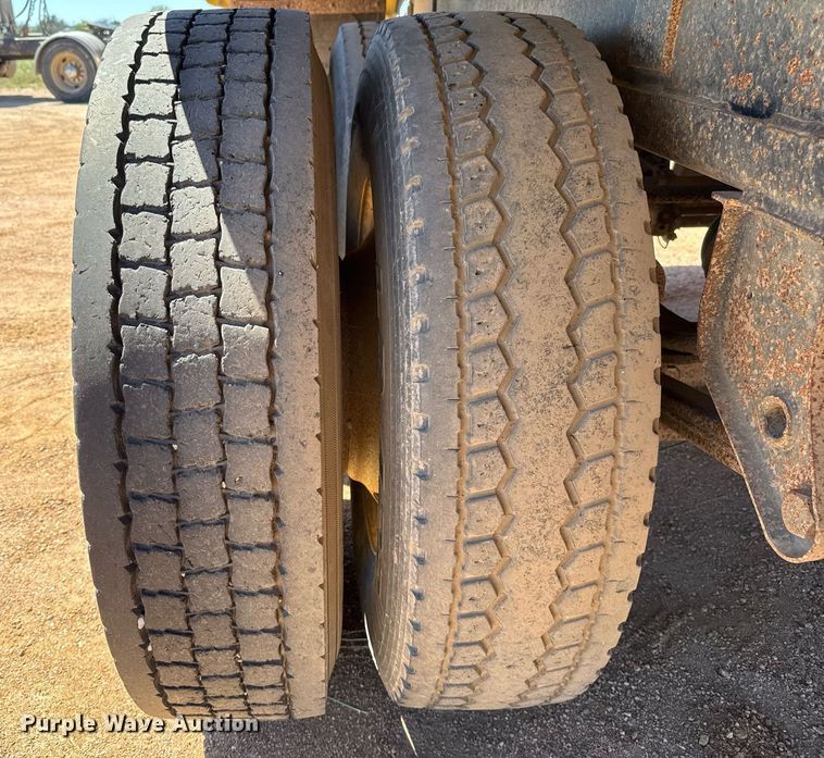 image for item EJ3078 2013 Warren end dump pup trailer