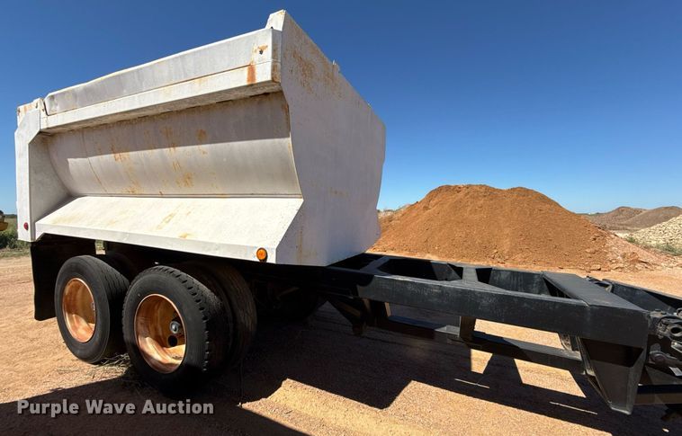 image for item EJ3079 2002 SEI end dump pup trailer