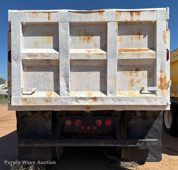 image for item EJ3079 2002 SEI end dump pup trailer