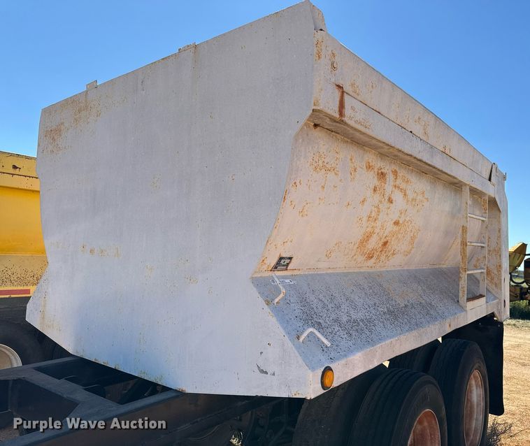 image for item EJ3079 2002 SEI end dump pup trailer