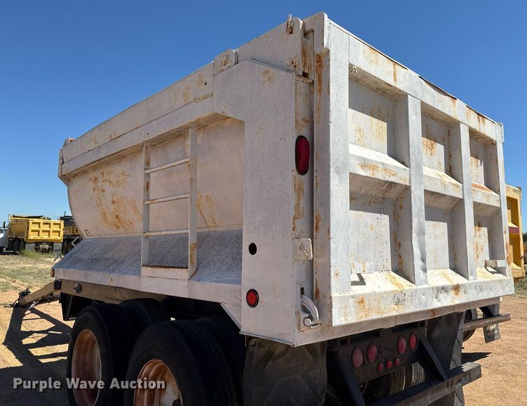 image for item EJ3079 2002 SEI end dump pup trailer