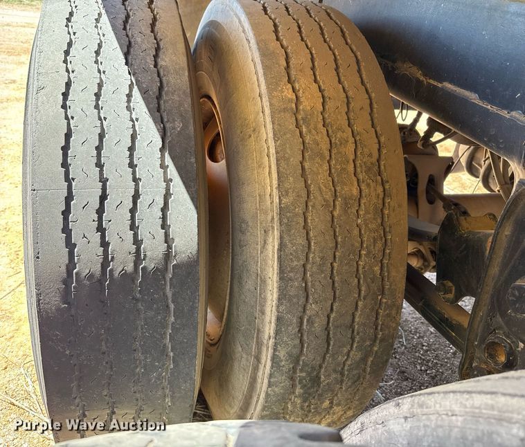 image for item EJ3079 2002 SEI end dump pup trailer