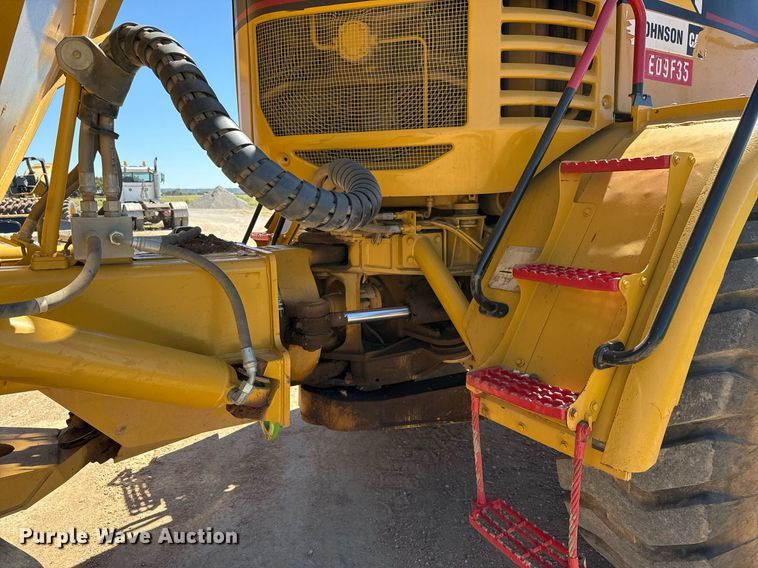 image for item EJ3080 2005 Caterpillar CAT 730 haul truck