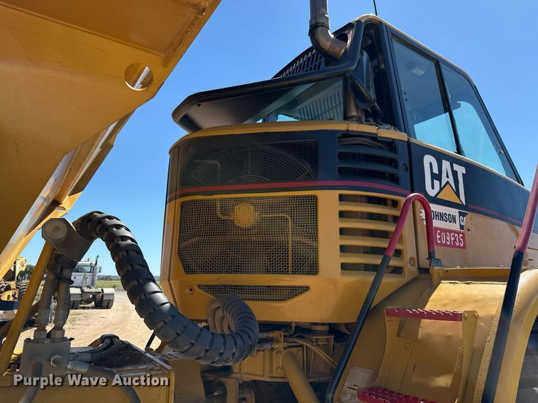 image for item EJ3080 2005 Caterpillar CAT 730 haul truck