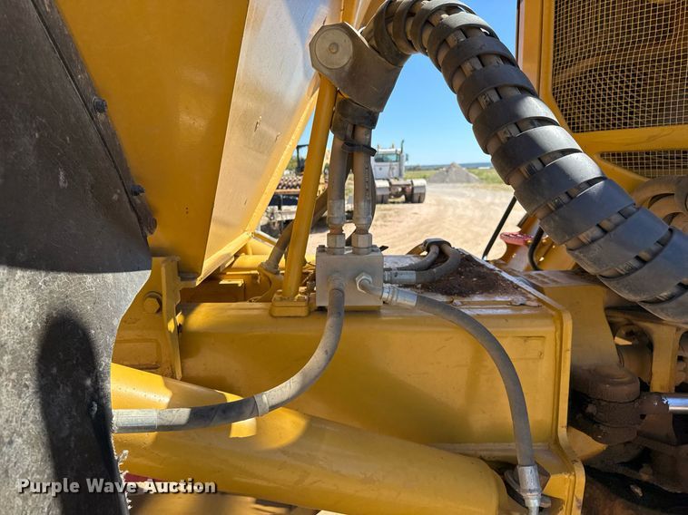 image for item EJ3080 2005 Caterpillar CAT 730 haul truck