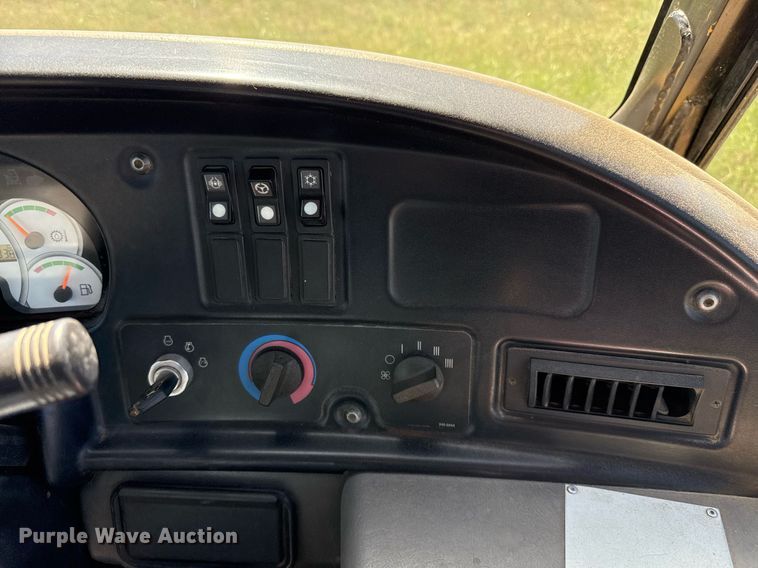 image for item EJ3080 2005 Caterpillar CAT 730 haul truck