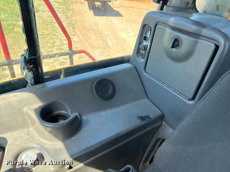 image for item EJ3080 2005 Caterpillar CAT 730 haul truck