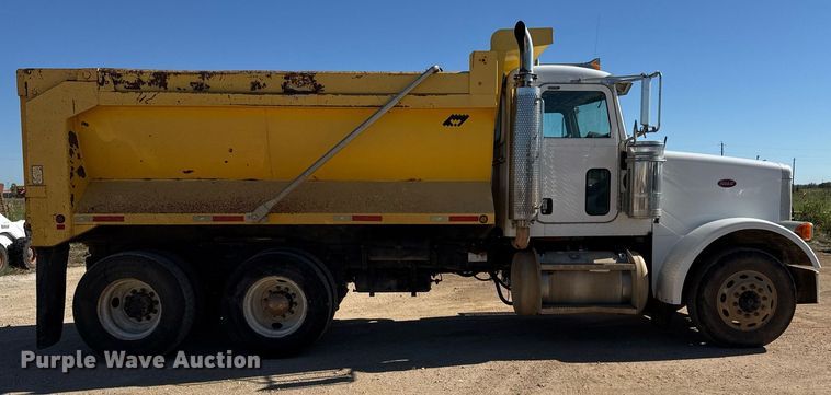 image for item EJ3083 2005 Peterbilt 378 dump truck