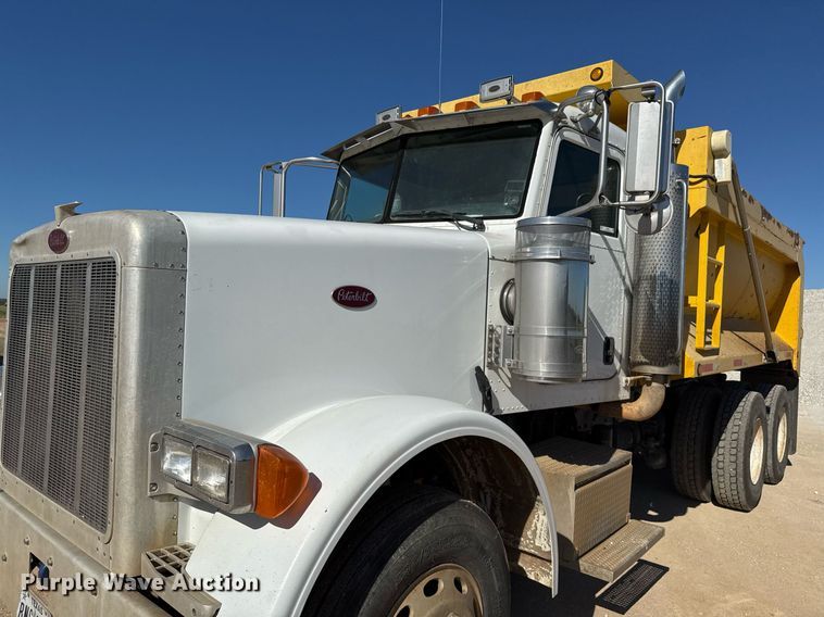 image for item EJ3083 2005 Peterbilt 378 dump truck
