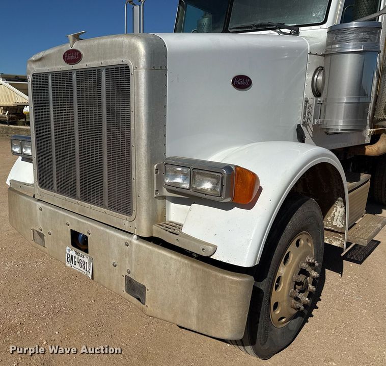 image for item EJ3083 2005 Peterbilt 378 dump truck