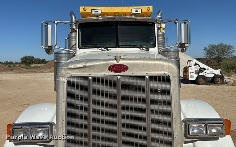 image for item EJ3083 2005 Peterbilt 378 dump truck