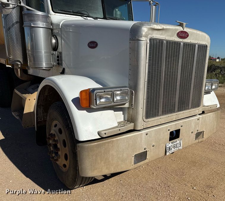 image for item EJ3083 2005 Peterbilt 378 dump truck