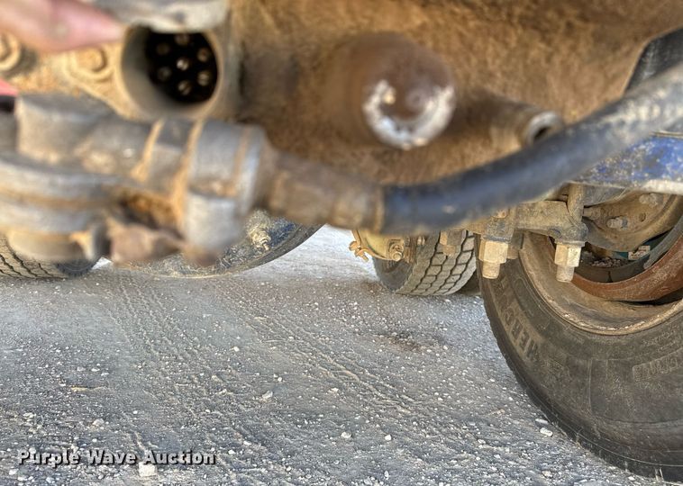 image for item EJ3083 2005 Peterbilt 378 dump truck