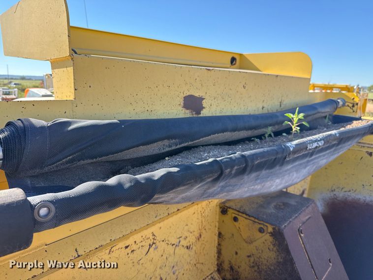 image for item EJ3083 2005 Peterbilt 378 dump truck