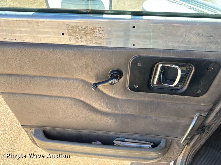 image for item EJ3083 2005 Peterbilt 378 dump truck