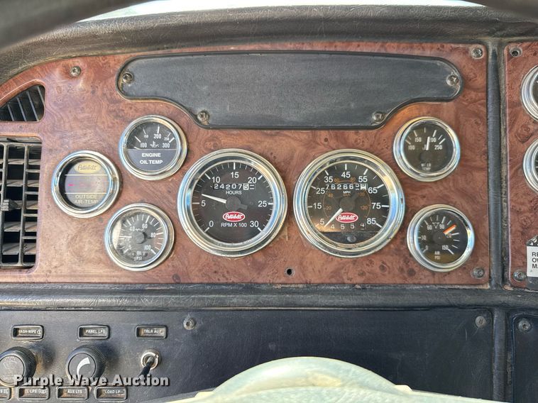 image for item EJ3083 2005 Peterbilt 378 dump truck