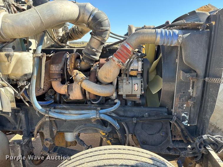 image for item EJ3083 2005 Peterbilt 378 dump truck