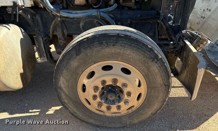 image for item EJ3083 2005 Peterbilt 378 dump truck