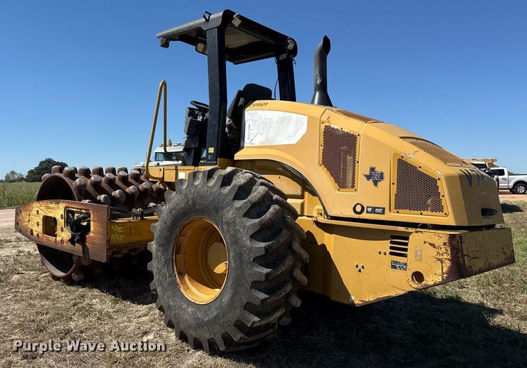 image for item EJ3084 2011 Caterpillar CP56 single drum vibratory roller