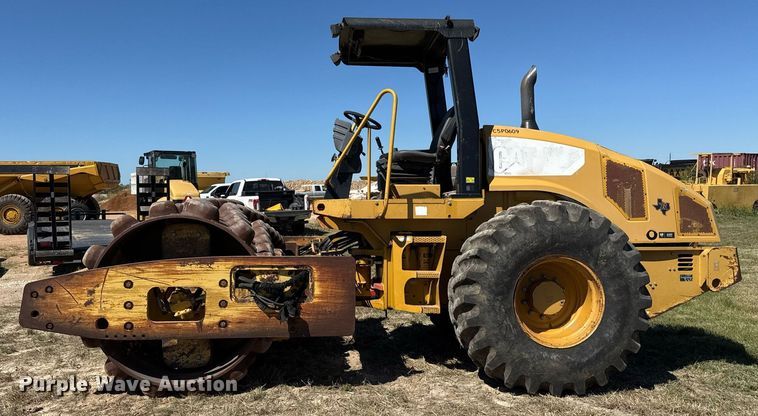 image for item EJ3084 2011 Caterpillar CP56 single drum vibratory roller