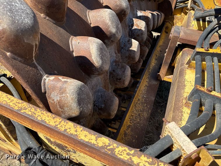 image for item EJ3084 2011 Caterpillar CP56 single drum vibratory roller