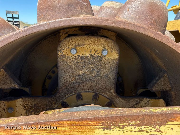 image for item EJ3084 2011 Caterpillar CP56 single drum vibratory roller