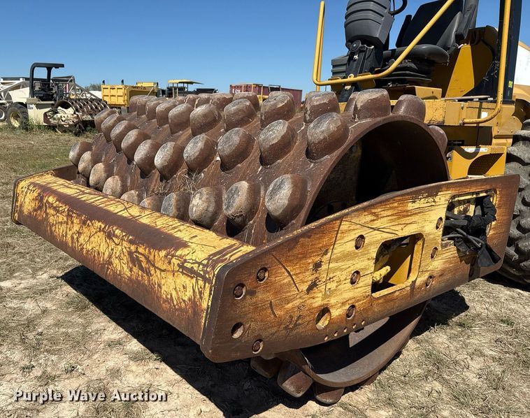 image for item EJ3084 2011 Caterpillar CP56 single drum vibratory roller