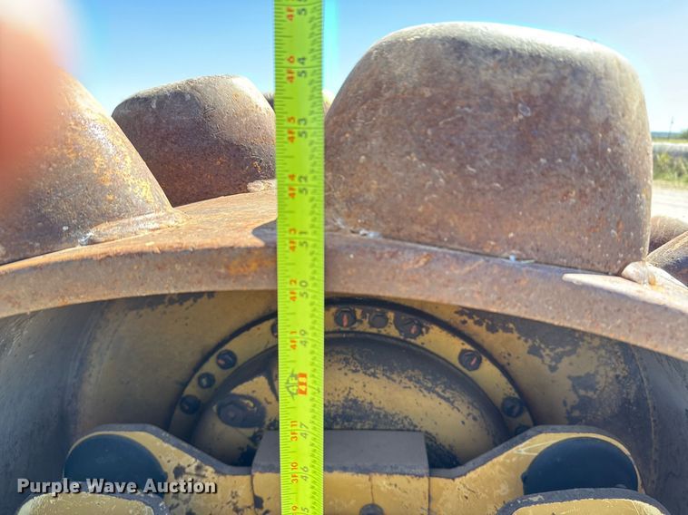 image for item EJ3084 2011 Caterpillar CP56 single drum vibratory roller
