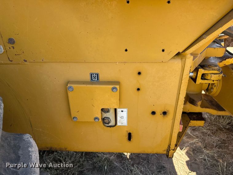 image for item EJ3084 2011 Caterpillar CP56 single drum vibratory roller