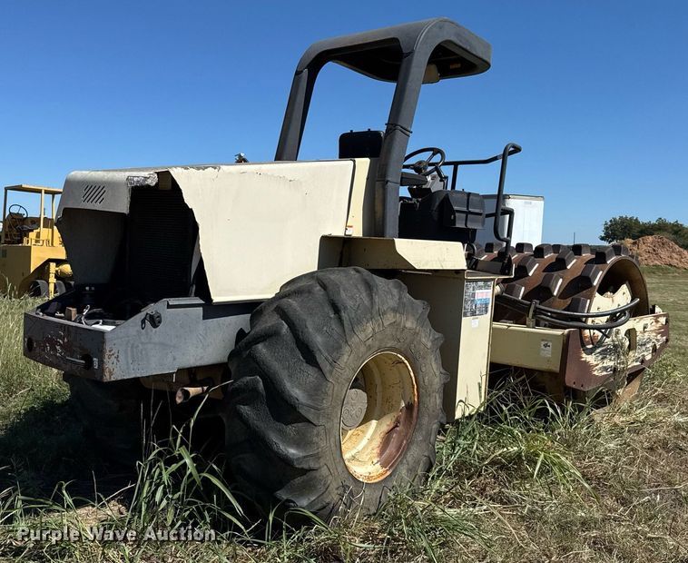 image for item EJ3085 2001 Ingersoll-Rand SD-100F PROPAC single drum roller