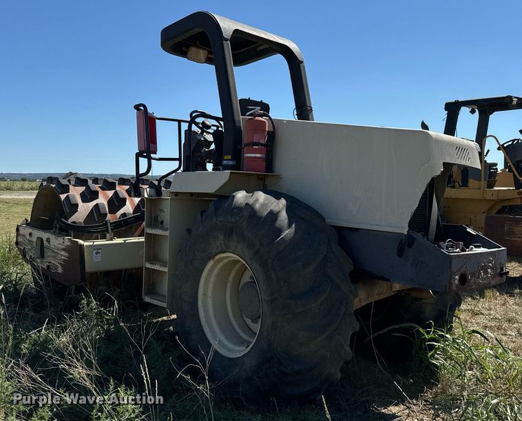 image for item EJ3085 2001 Ingersoll-Rand SD-100F PROPAC single drum roller