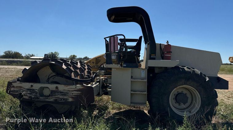 image for item EJ3085 2001 Ingersoll-Rand SD-100F PROPAC single drum roller