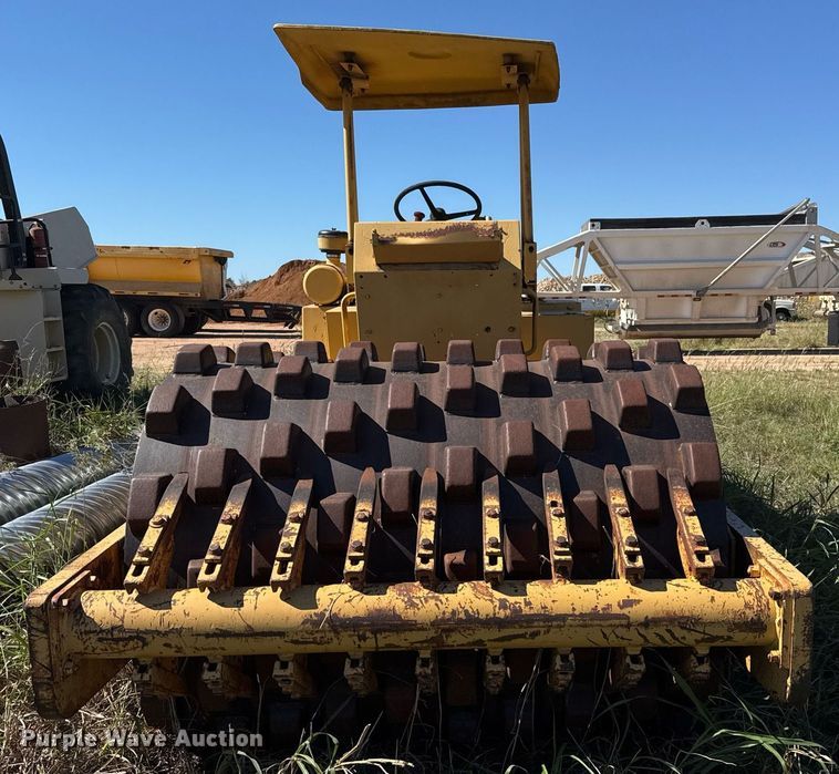 image for item EJ3086 Sakai SV70T single drum vibratory roller