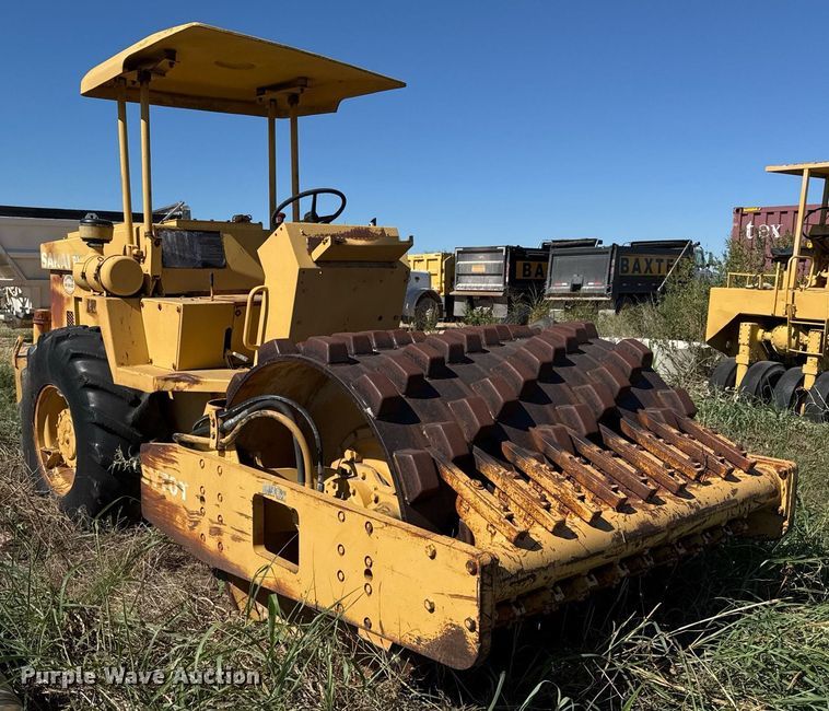 image for item EJ3086 Sakai SV70T single drum vibratory roller