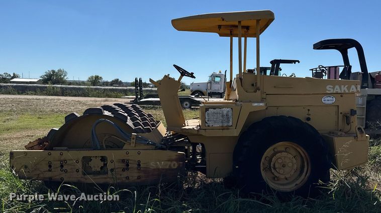 image for item EJ3086 Sakai SV70T single drum vibratory roller