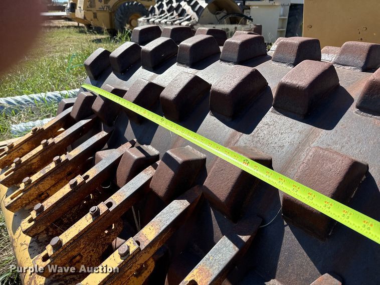 image for item EJ3086 Sakai SV70T single drum vibratory roller