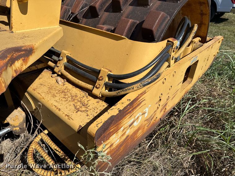 image for item EJ3086 Sakai SV70T single drum vibratory roller