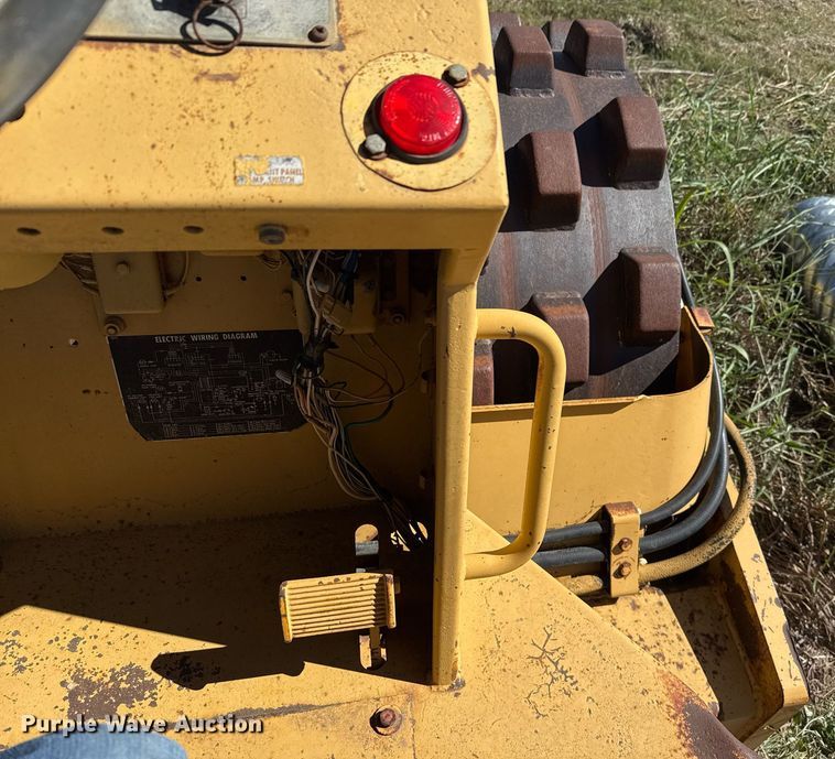 image for item EJ3086 Sakai SV70T single drum vibratory roller