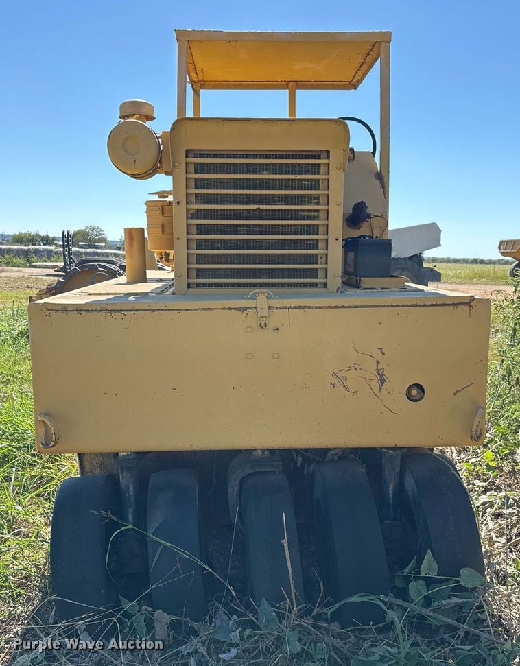 image for item EJ3087 Pneumatic roller