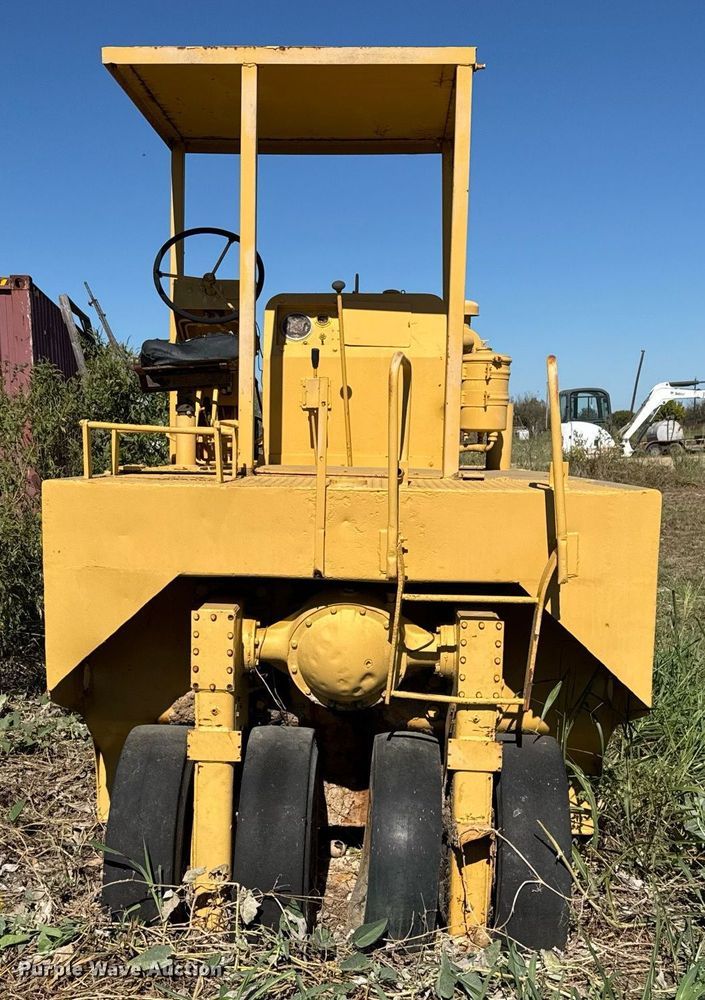 image for item EJ3087 Pneumatic roller