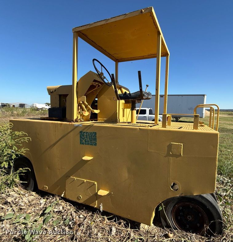 image for item EJ3087 Pneumatic roller