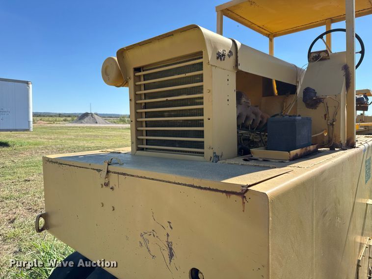 image for item EJ3087 Pneumatic roller