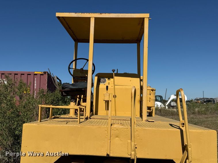 image for item EJ3087 Pneumatic roller