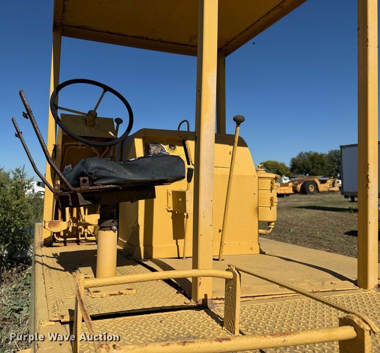 image for item EJ3087 Pneumatic roller