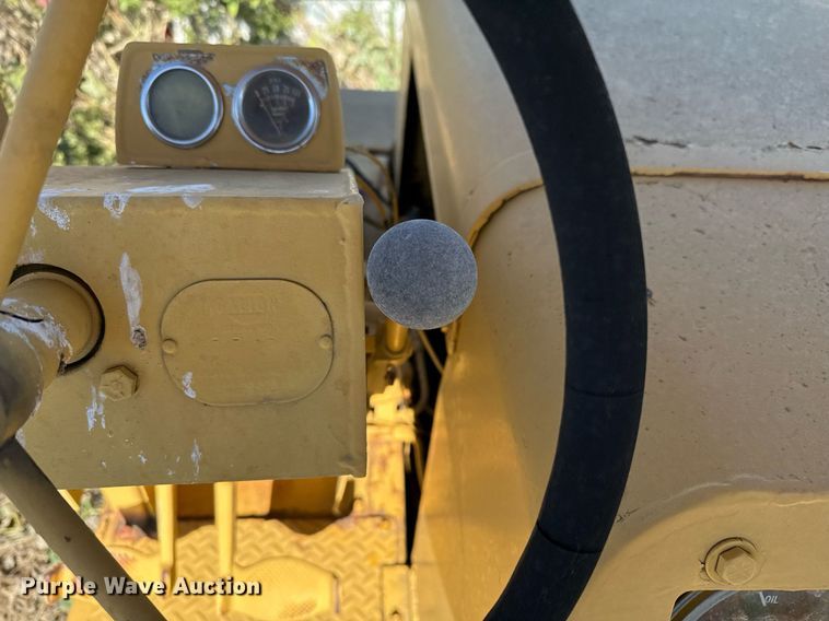 image for item EJ3087 Pneumatic roller