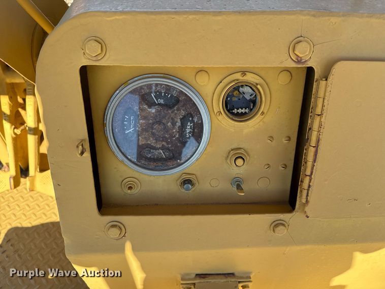 image for item EJ3087 Pneumatic roller