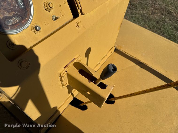 image for item EJ3087 Pneumatic roller